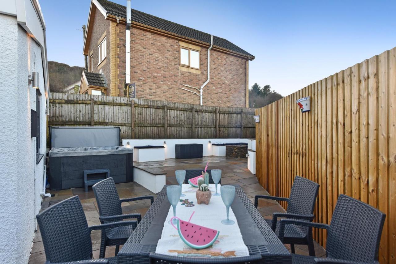 La Cantera Merthyr Tydfil Extérieur photo
