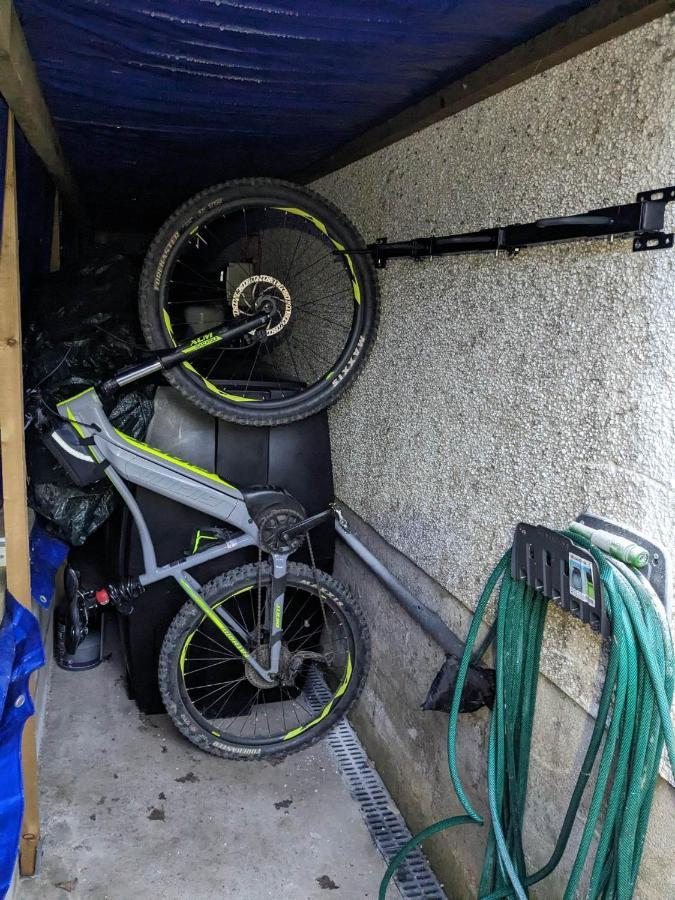 La Cantera Merthyr Tydfil Extérieur photo